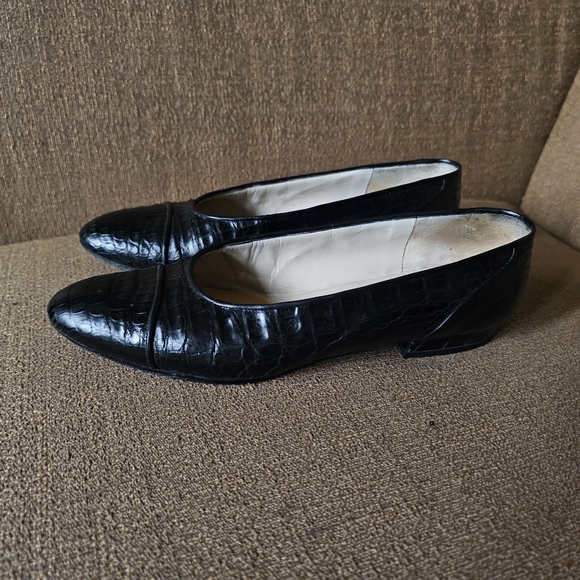 Chanel Vintage Alligator Pumps Size 37 - Picture 4 of 11